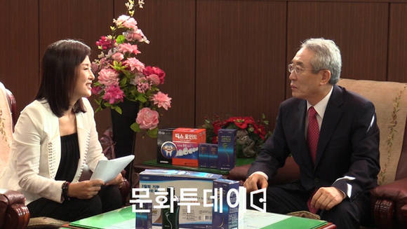 가수 임수정, 임상규 경인제약 회장