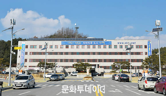 충북 제천시(시장 이근규)가 저출산 고령화에 따른 인구감소에 적극 대응한다. 사진은 제천시청. (문화투데이 자료사진)