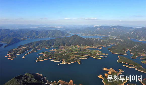 충북 제천시(시장 이근규)는 ‘청풍호’ 지명 제정에 대한 안건을 충청북도지명위원회에 공식 상정했다고 28일 밝혔다. 사진은 청풍호. (출처: 제천시청)